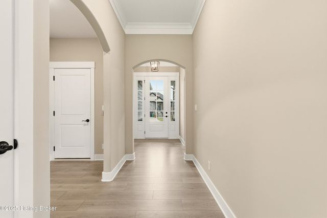 7913 Cultivator Ct, Louisville, KY 40291