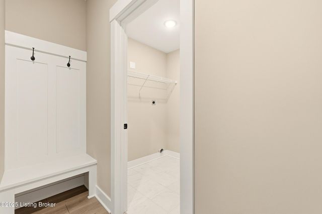 7913 Cultivator Ct, Louisville, KY 40291