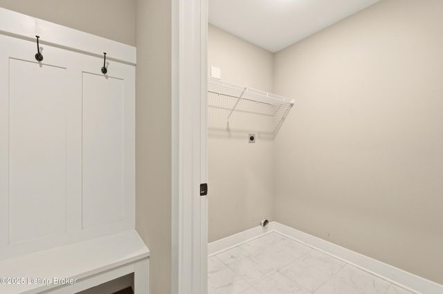 7913 Cultivator Ct, Louisville, KY 40291