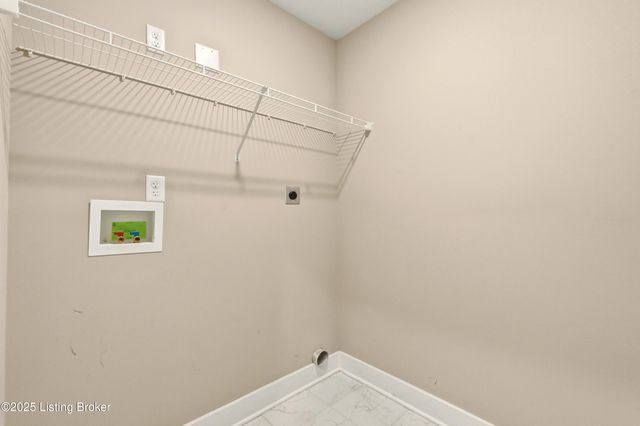 7913 Cultivator Ct, Louisville, KY 40291