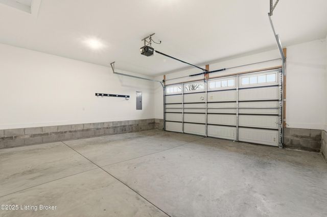 7913 Cultivator Ct, Louisville, KY 40291