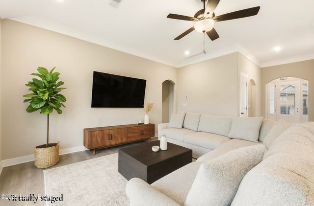 7913 Cultivator Ct, Louisville, KY 40291