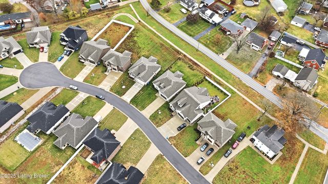 7913 Cultivator Ct, Louisville, KY 40291