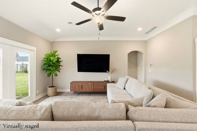 7913 Cultivator Ct, Louisville, KY 40291