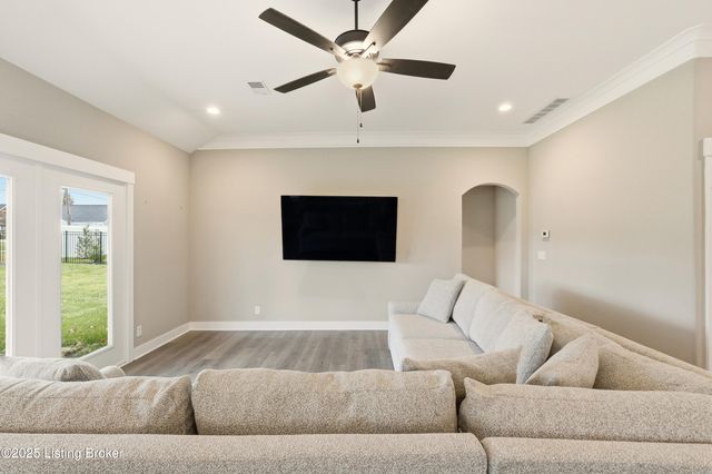 7913 Cultivator Ct, Louisville, KY 40291