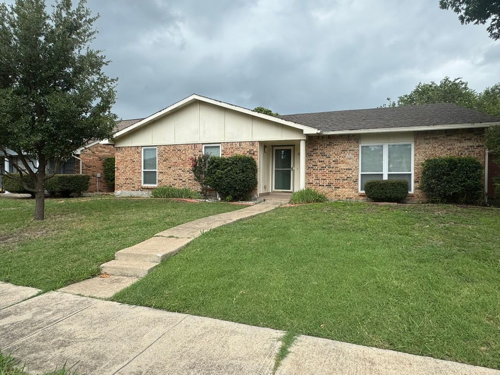 6808 Fryer Street, The Colony, TX 75056
