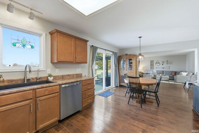 910 Honey Willow Boulevard, Huntertown, IN 46748