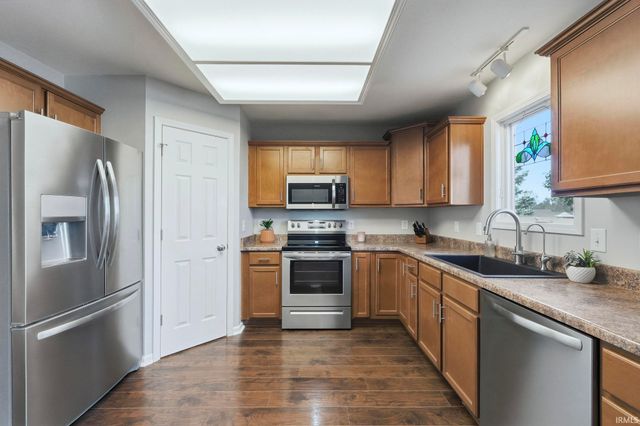 910 Honey Willow Boulevard, Huntertown, IN 46748