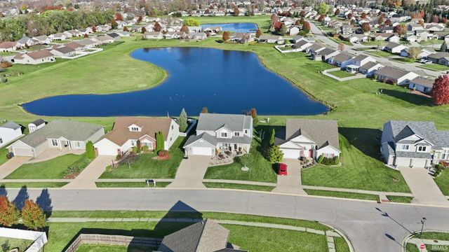 910 Honey Willow Boulevard, Huntertown, IN 46748