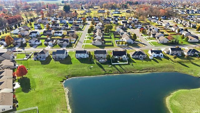 910 Honey Willow Boulevard, Huntertown, IN 46748