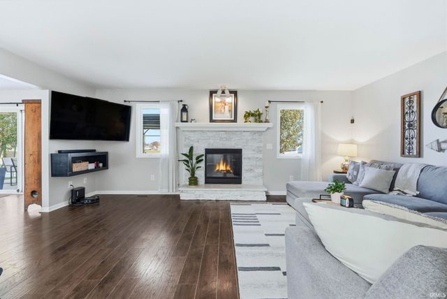 910 Honey Willow Boulevard, Huntertown, IN 46748