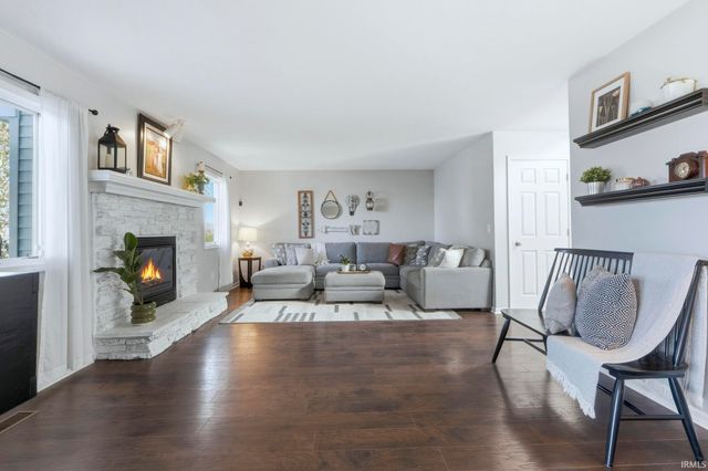 910 Honey Willow Boulevard, Huntertown, IN 46748