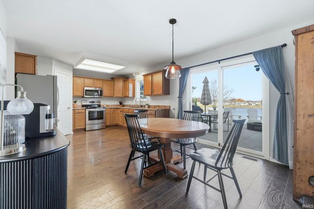 910 Honey Willow Boulevard, Huntertown, IN 46748