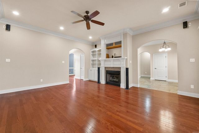 164 Crystal Lake Rd, Austin, AR 72007