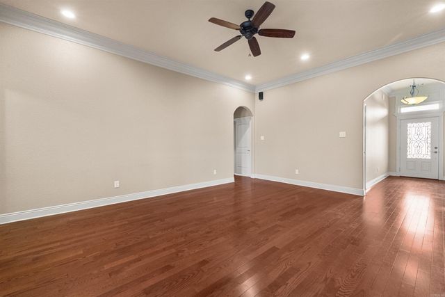 164 Crystal Lake Rd, Austin, AR 72007