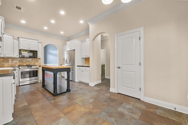 164 Crystal Lake Rd, Austin, AR 72007