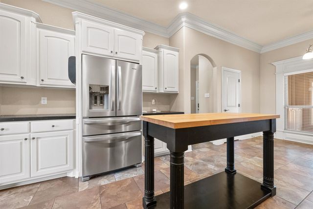 164 Crystal Lake Rd, Austin, AR 72007