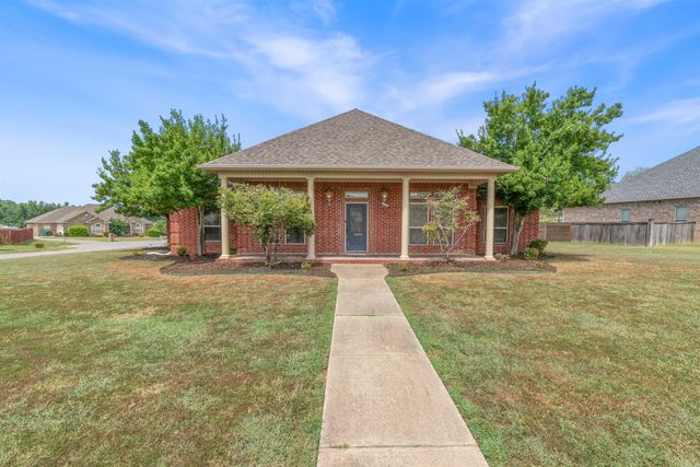 164 Crystal Lake Rd, Austin, AR 72007