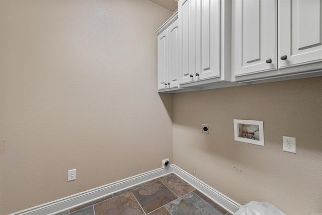 164 Crystal Lake Rd, Austin, AR 72007