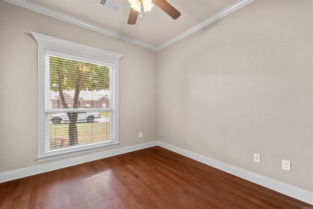 164 Crystal Lake Rd, Austin, AR 72007