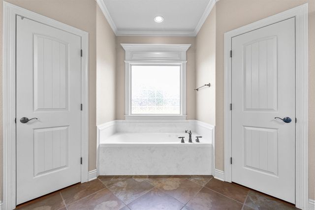 164 Crystal Lake Rd, Austin, AR 72007