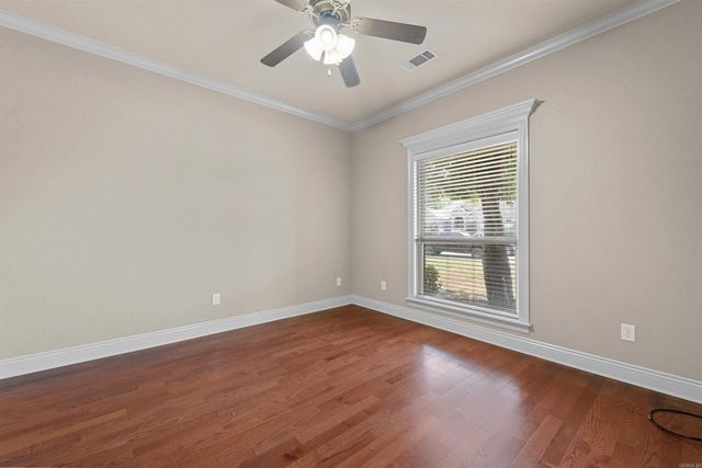 164 Crystal Lake Rd, Austin, AR 72007