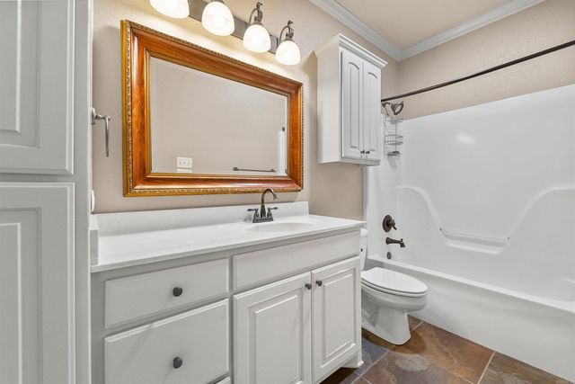 164 Crystal Lake Rd, Austin, AR 72007