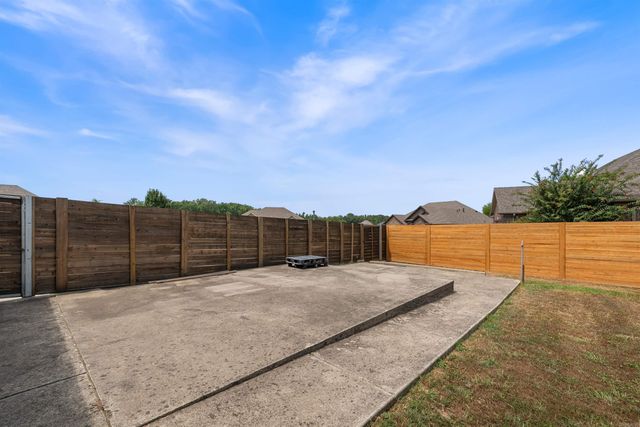 164 Crystal Lake Rd, Austin, AR 72007