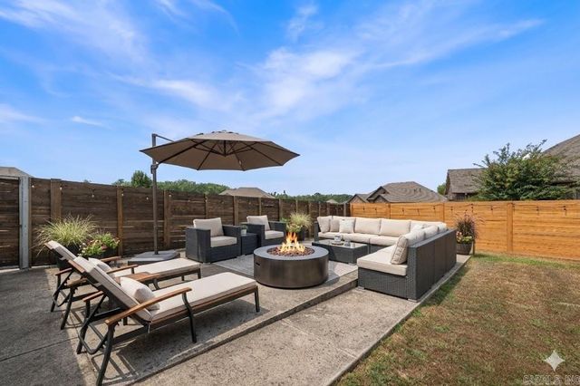 164 Crystal Lake Rd, Austin, AR 72007