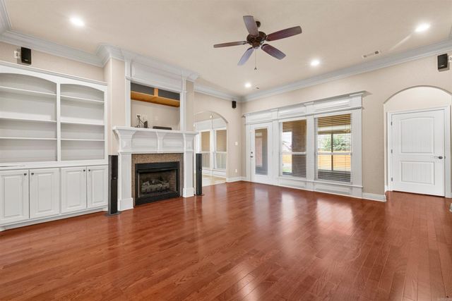 164 Crystal Lake Rd, Austin, AR 72007