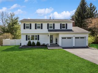 11 Arlington Drive, Harriman, NY 10926