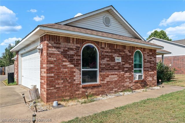 3901 Kingsberry Drive, Van Buren, AR 72956