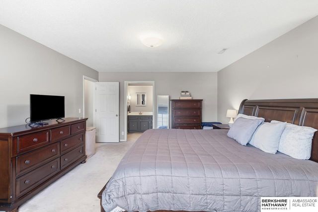13329 Woolworth Avenue, Omaha, NE 68144