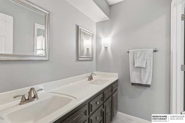 13329 Woolworth Avenue, Omaha, NE 68144