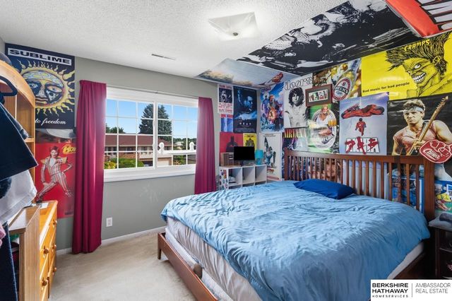 13329 Woolworth Avenue, Omaha, NE 68144