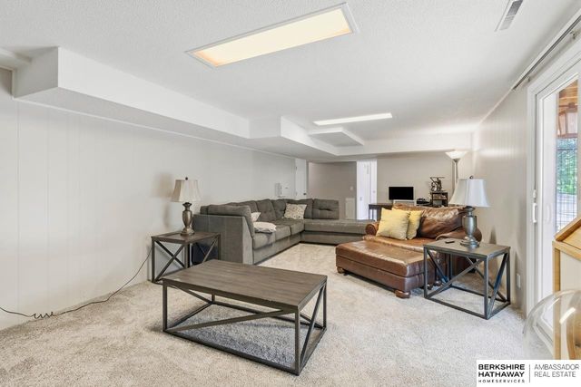 13329 Woolworth Avenue, Omaha, NE 68144