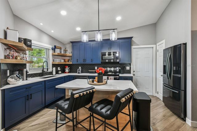 1729 LAKE CREST AVENUE, Brandon, FL 33510