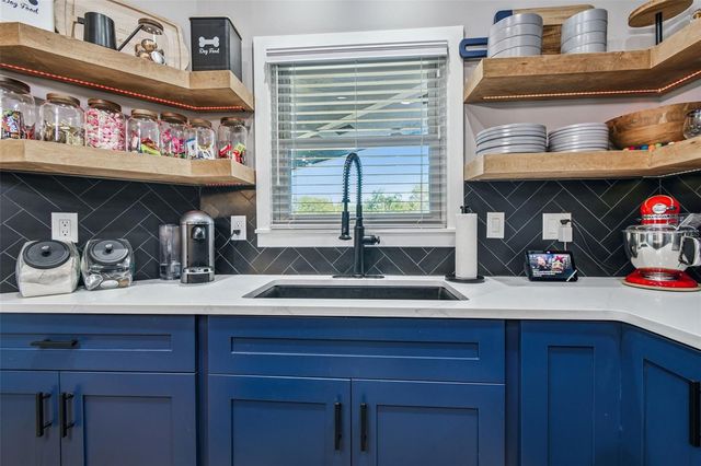 1729 LAKE CREST AVENUE, Brandon, FL 33510