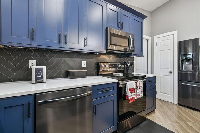 1729 LAKE CREST AVENUE, Brandon, FL 33510