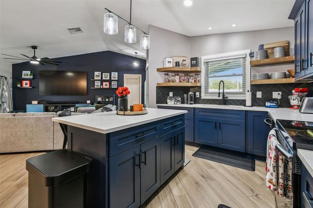 1729 LAKE CREST AVENUE, Brandon, FL 33510