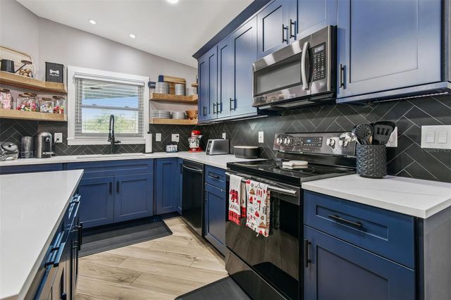 1729 LAKE CREST AVENUE, Brandon, FL 33510