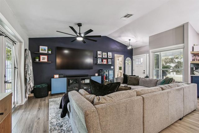 1729 LAKE CREST AVENUE, Brandon, FL 33510