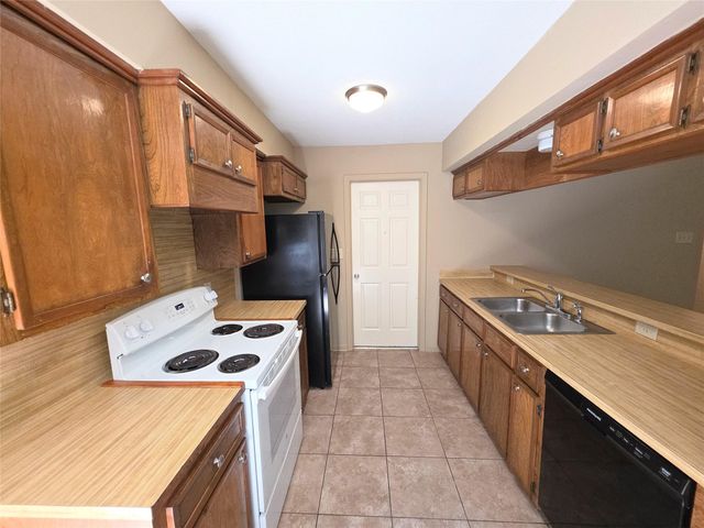 1614 Hazelwood Street B, Conroe, TX 77301