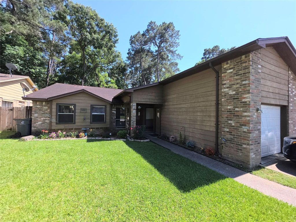 1614 Hazelwood Street B, Conroe, TX 77301
