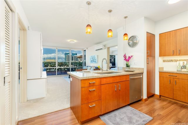 555 South Street 807, Honolulu, HI 96813