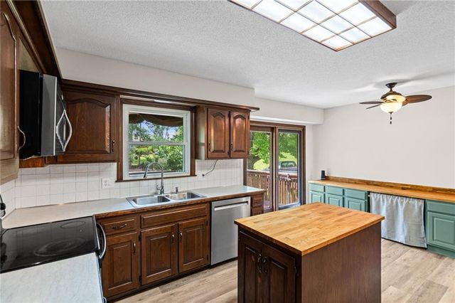 12115 E 61st Street, Kansas City, MO 64133