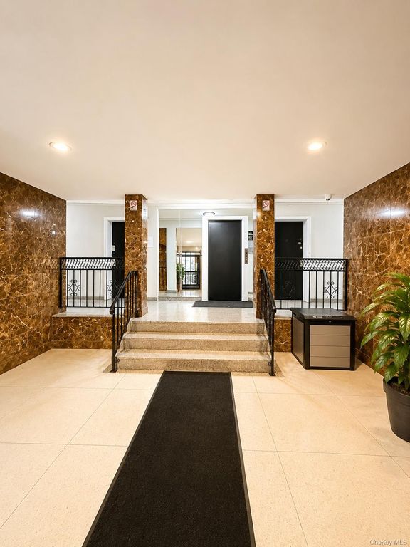 131-11 kew gardens Road 4H, Richmond Hill, NY 11418 — photo 2