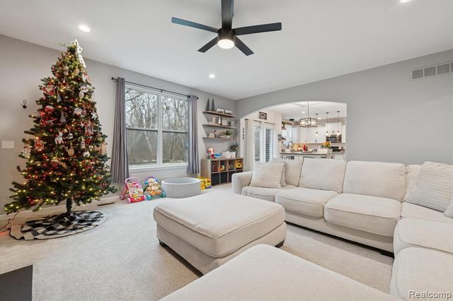 48138 Manhattan Drive, Macomb, MI 48042