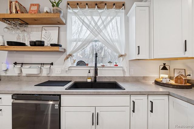 48138 Manhattan Drive, Macomb, MI 48042