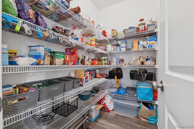 48138 Manhattan Drive, Macomb, MI 48042